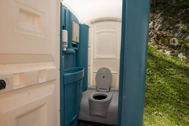 Porta potty delivery and setup in Hamilton, GA